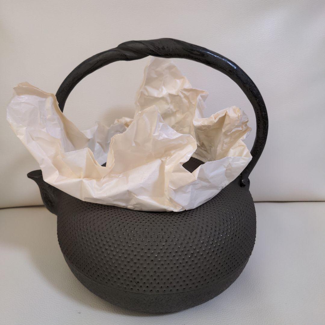 南部鉄器　鉄瓶　姥口霰　1.8L　箱付き