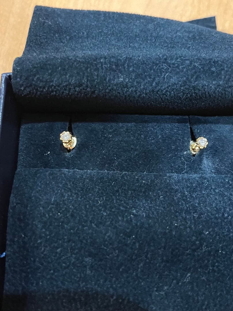 AHKAH ダイヤゴールドピアス　両耳　K18