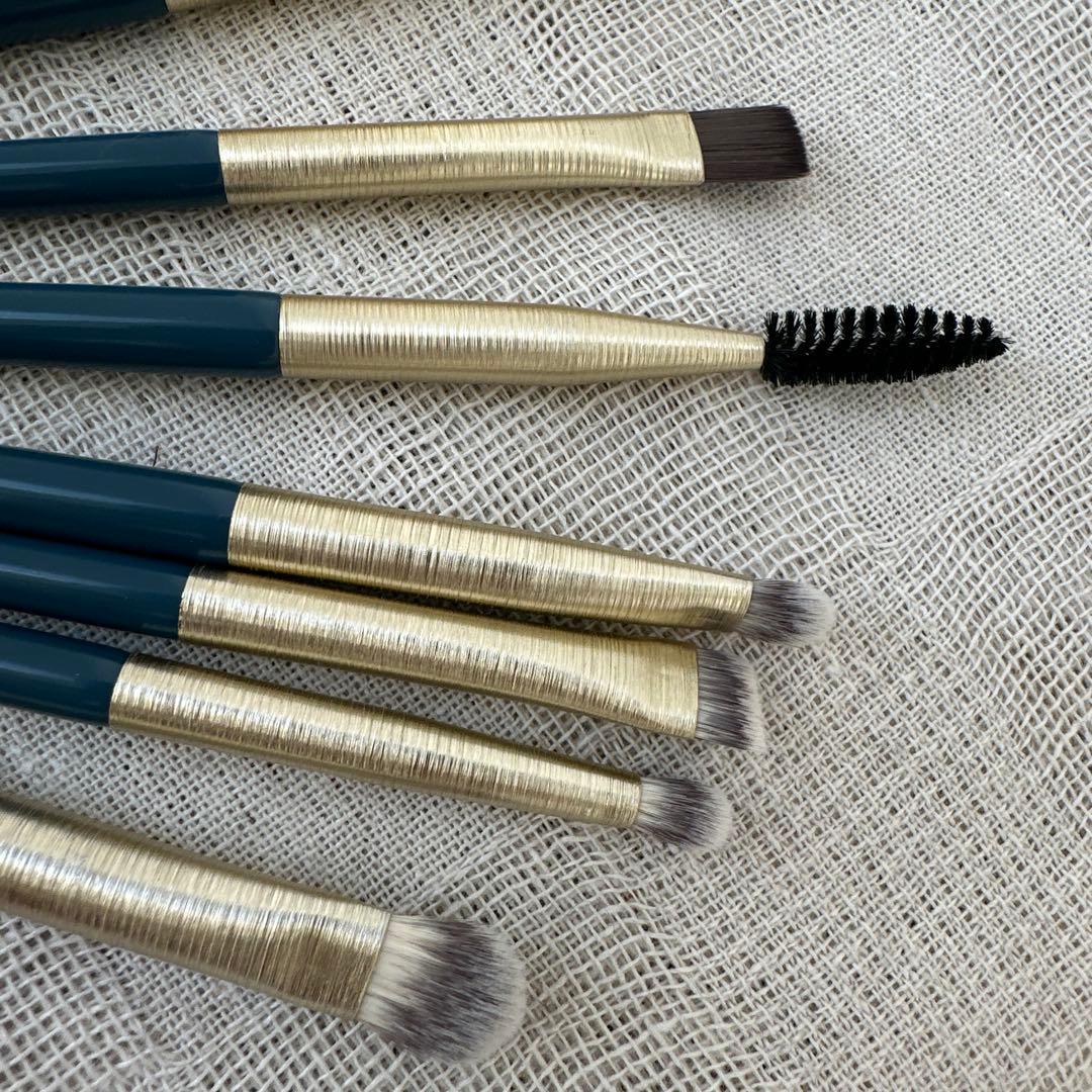 BYTF ビーワイティーエフ アンビションメイクアップブラシ アヤバネッサ