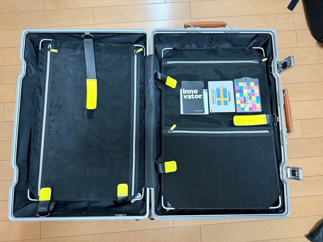 新品未使用　イノベーター　INV5811 70L アルミスーツケース　シルバー