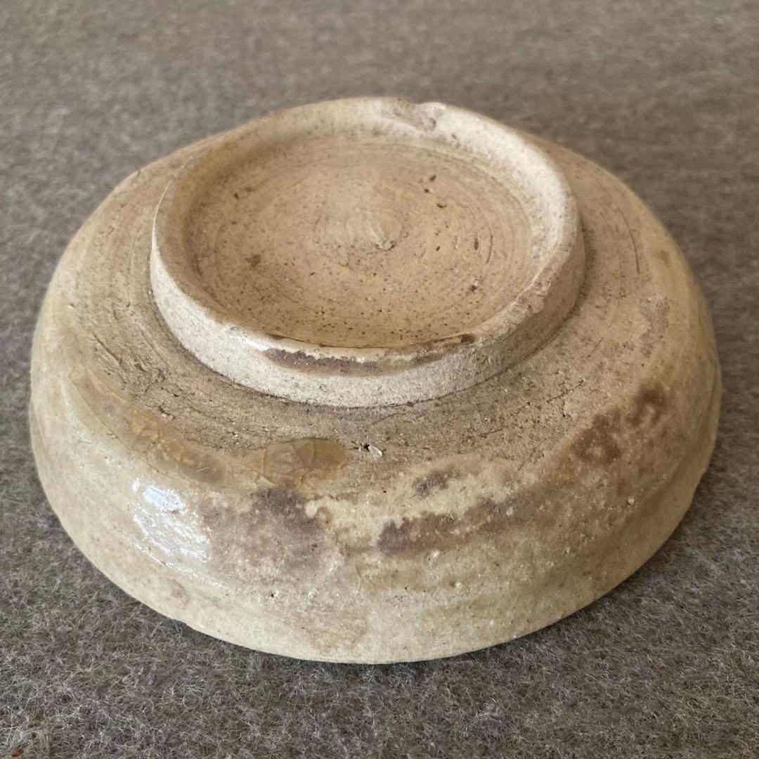 山茶碗　美濃　白瓷　灰釉　古窯　古陶　古美術　埋蔵文化財　発掘　出土　骨董　陶器