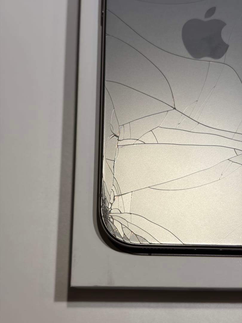 iPhone 15Pro ナチュラルチタニウム 256GB