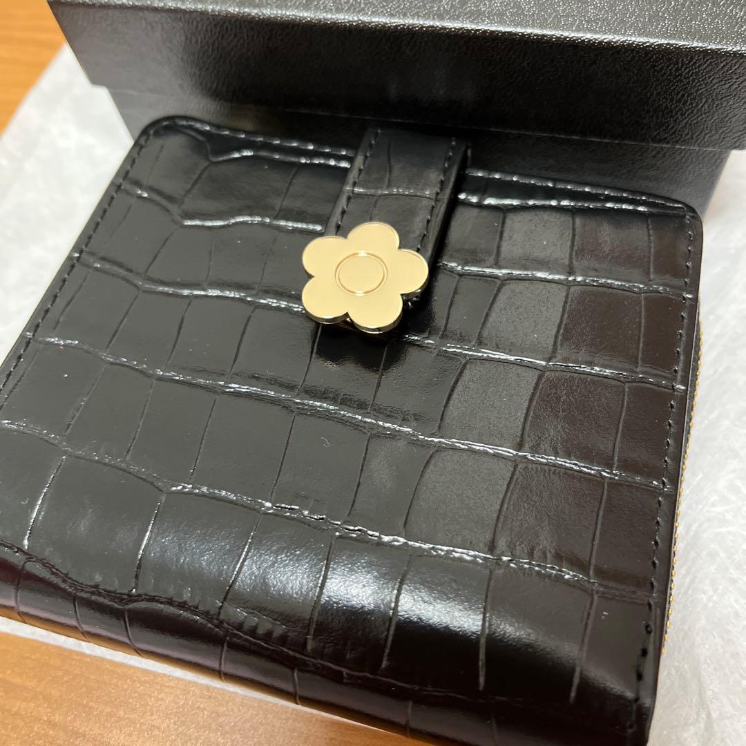 マリークワント　折り財布　ブラック　牛革　ウォレット　クロコ型押し