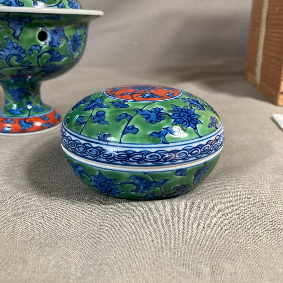 【源右衛門】古伊万里の伝統　日本の名窯　舘林源右衛門作　染錦緑彩唐草文　御香揃