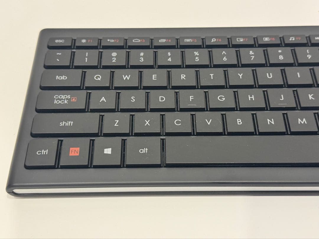 Logitech Media K830 TV ワイヤレスキーボード　英字配列