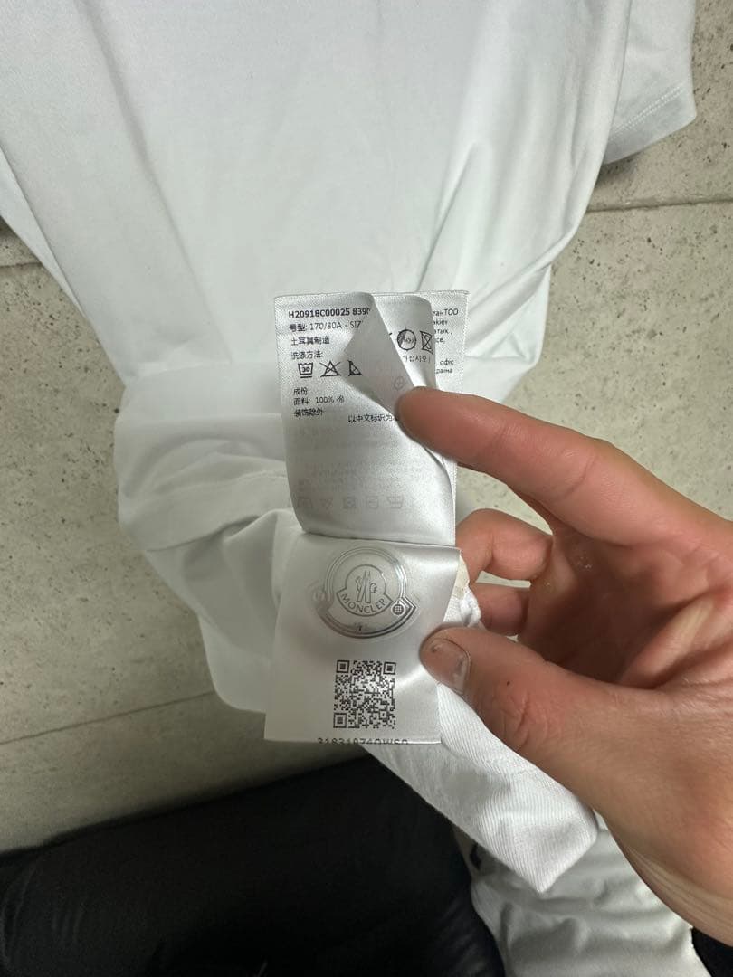 MONCLER ホワイト Tシャツ Mサイズ