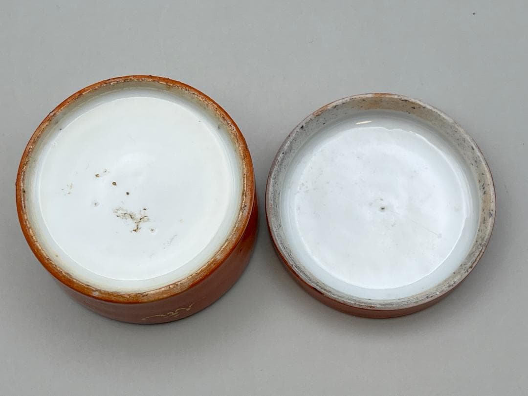 【海】中国清朝時代　金彩珊瑚釉香合　手絵　骨董品　時代物　美術品