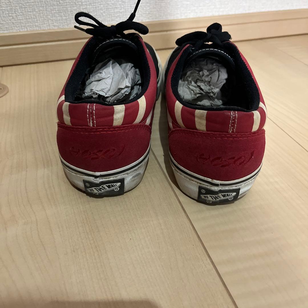 Vans ホソイスニーカー 黒/赤/クリーム