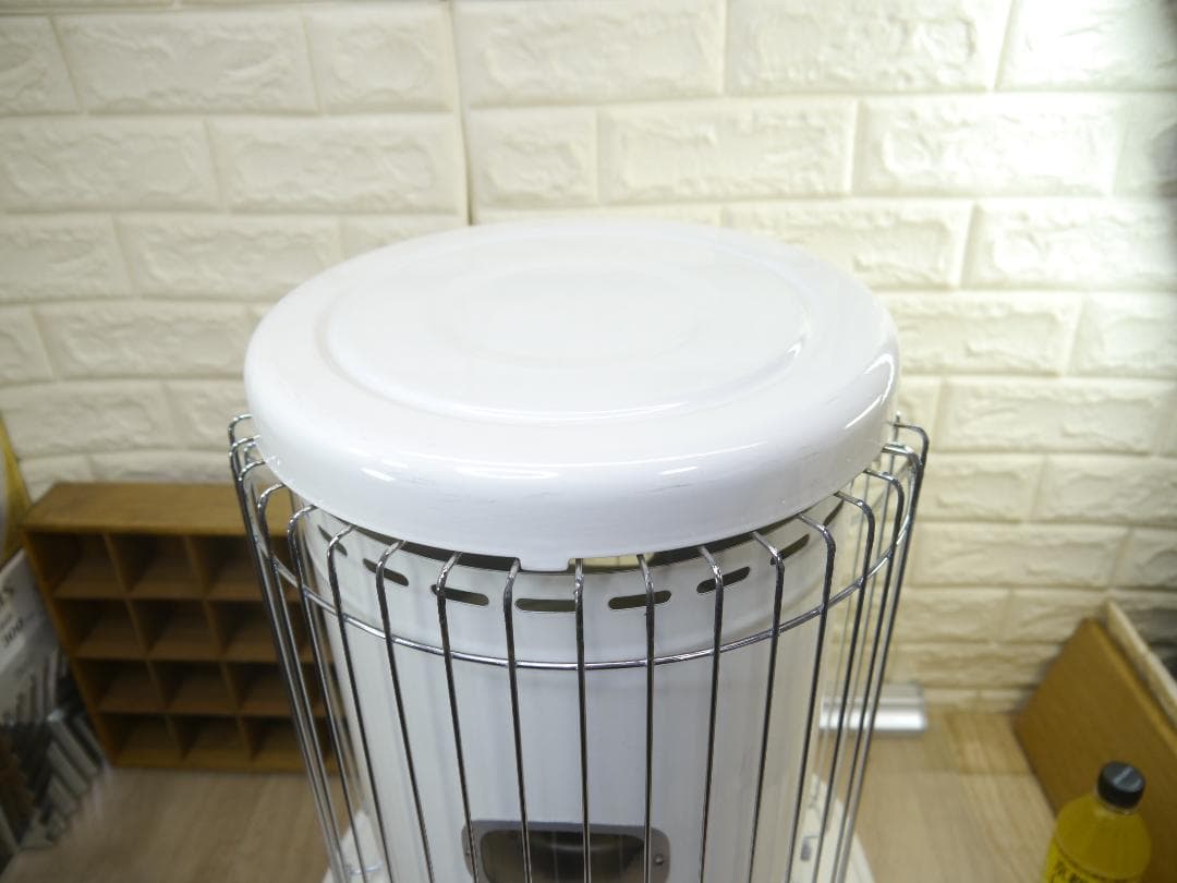 送料込み◆2013⑤◆コロナ　石油ストーブ　円筒形　ホワイト 安全ガード付き