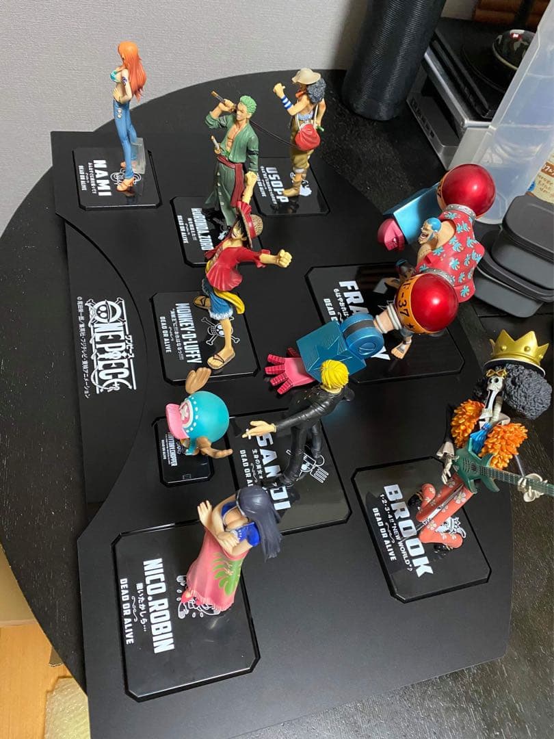 ワンピース　麦わらの一味　フィギュア