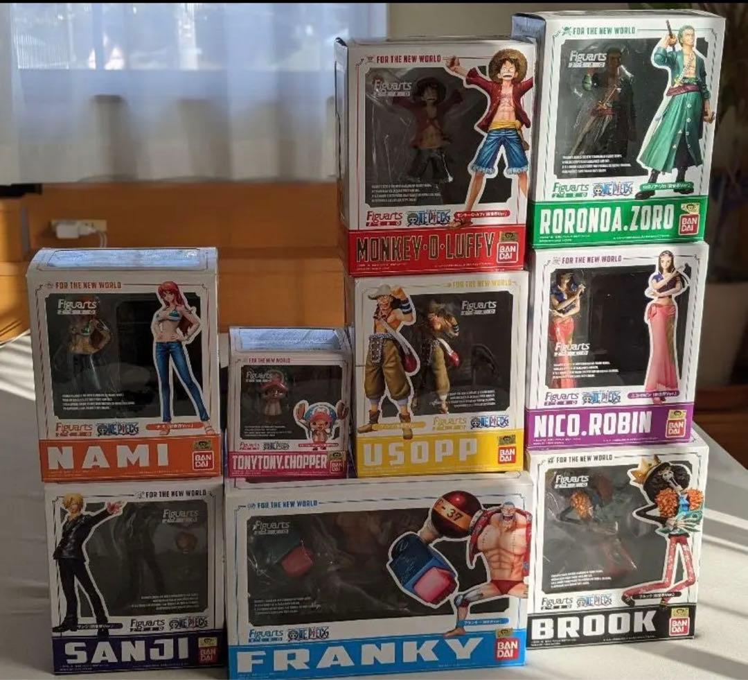 ワンピース　麦わらの一味　フィギュア