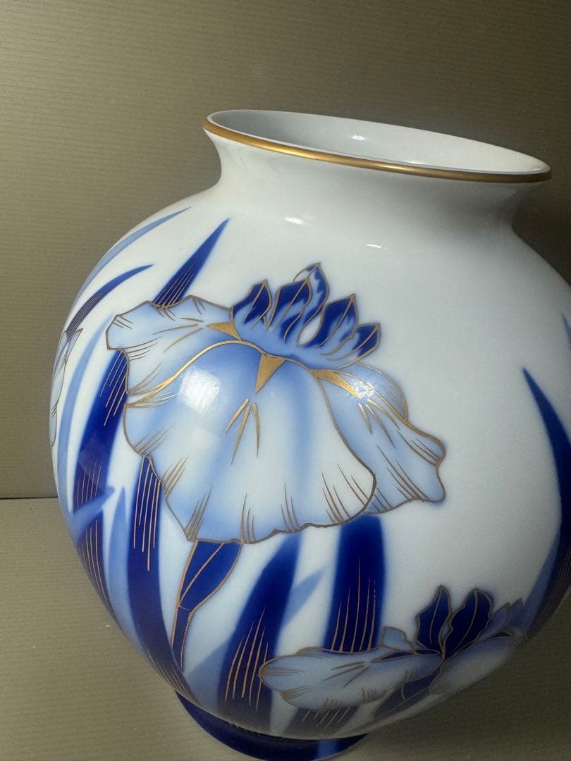 2318  有田焼 深川製磁 金彩 菖蒲文 あやめ文 花瓶　未使用