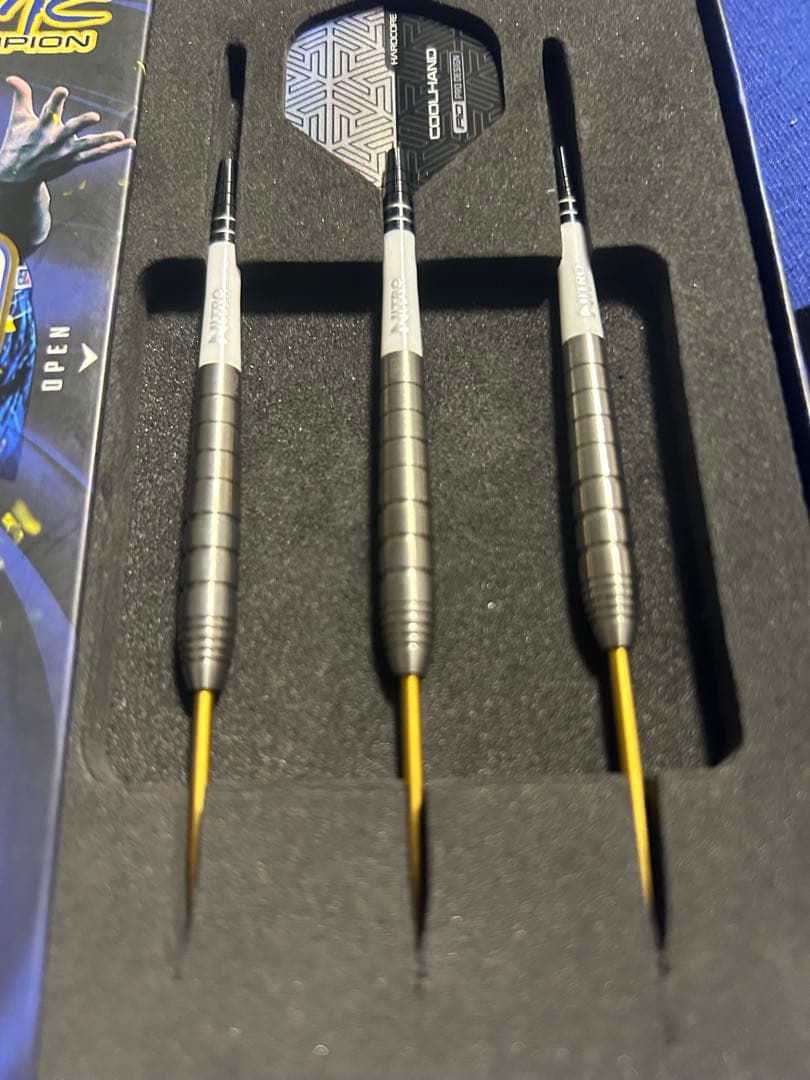 ke　RED DRAGON COOL HAND LUKE ダーツ 22g