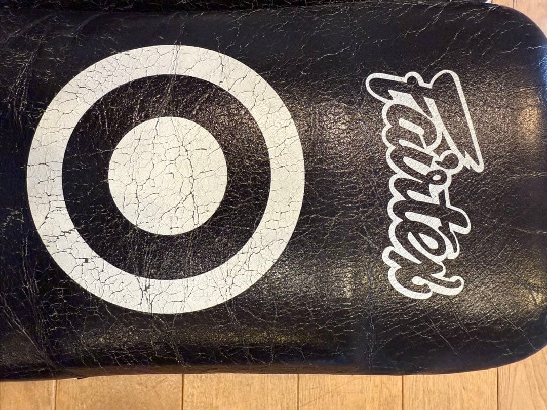 Fairtex キックミット ブラック/ホワイト