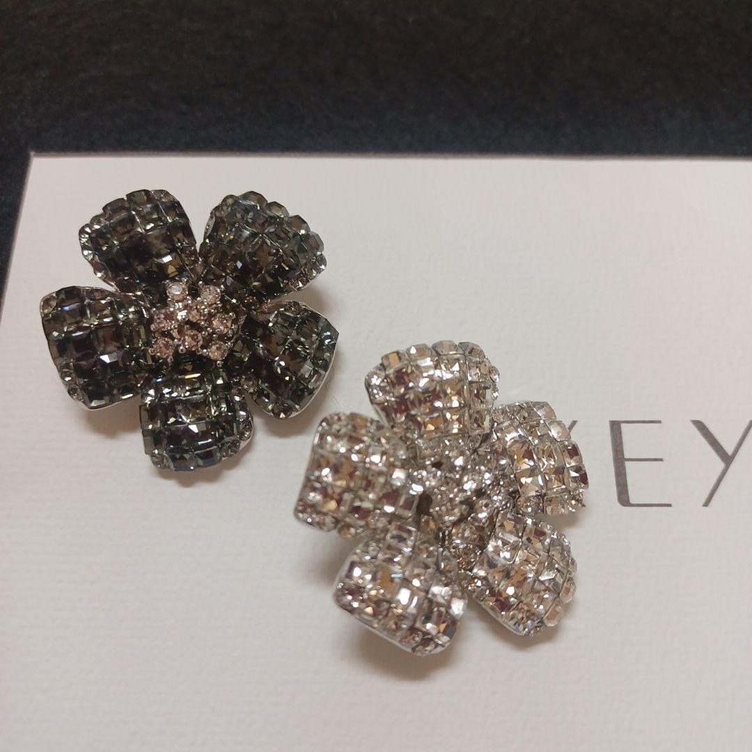 フォクシー　FOXEY　ブローチ　クリアー・グレー