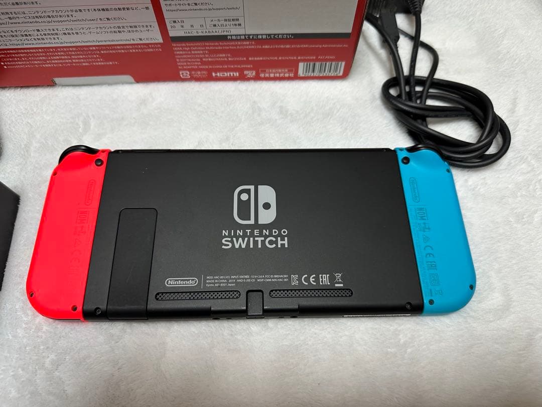 【美品】Nintendo Switch 本体　赤　青　付属品あり　任天堂