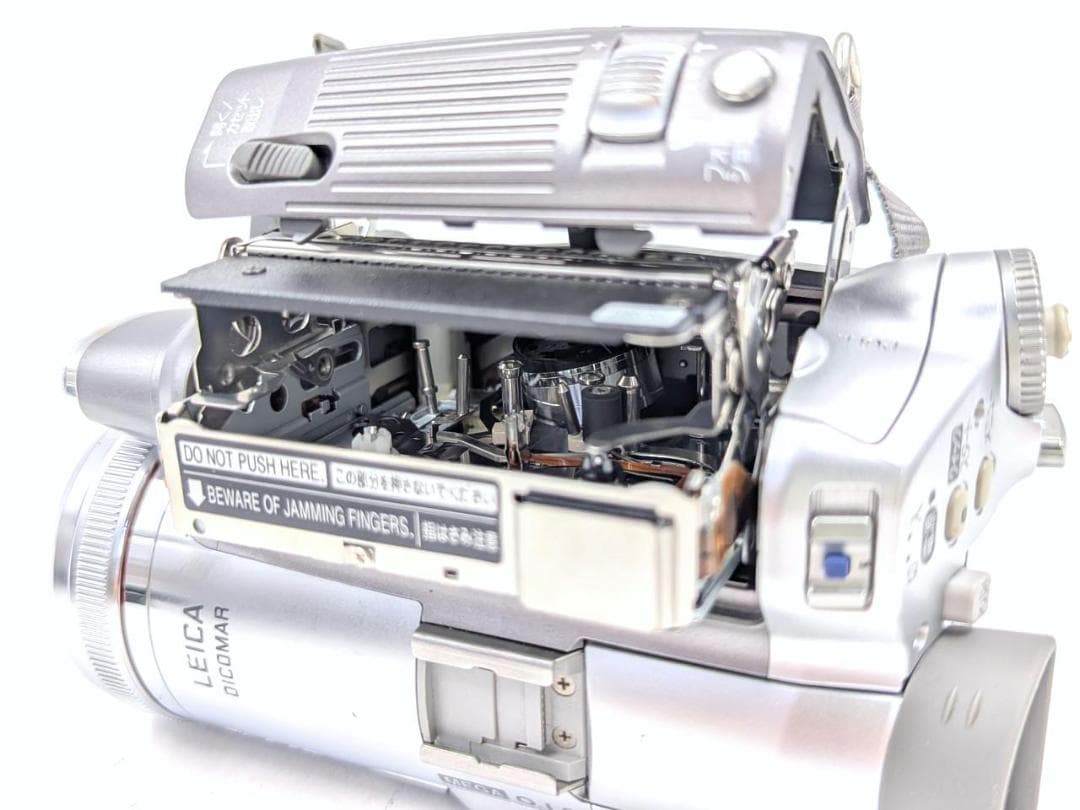 miniDVのダビングに Panasonic ビデオカメラ NV-GS250 1