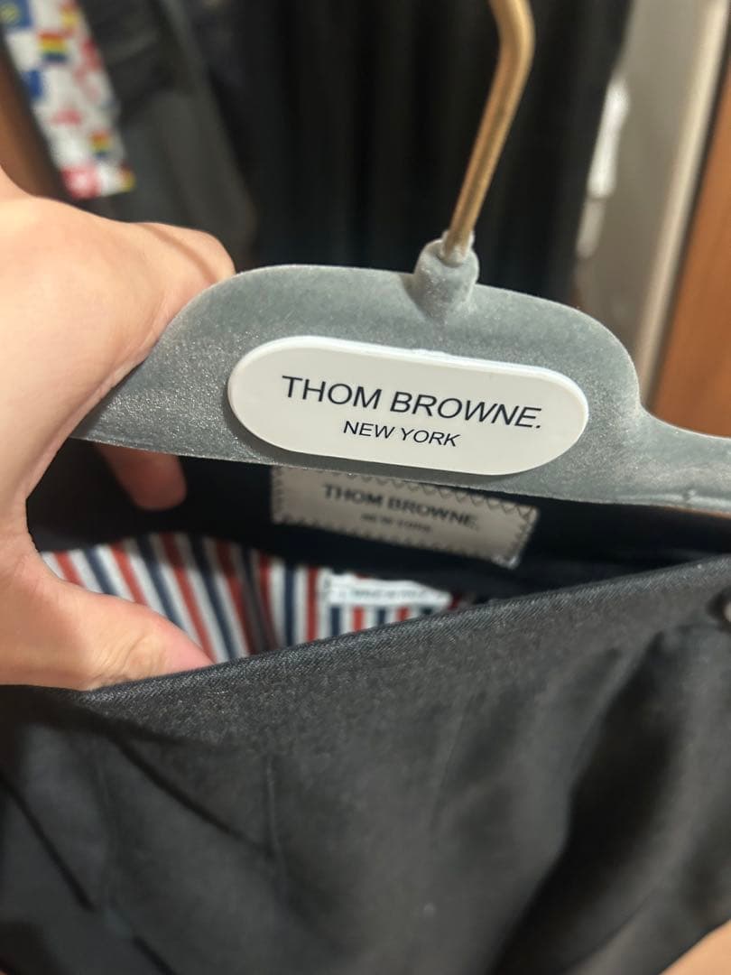 トムブラウン　膝下丈プリーツスカート