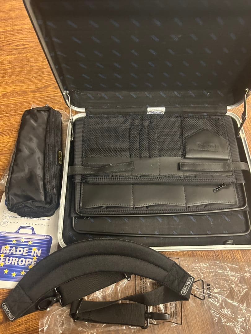 リモワ 2WAY アタッシュケース ブラック ハンドバック　スーツケース