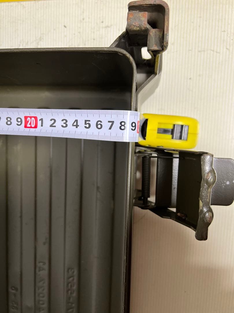 ミリタリー防水スチールケース（ビンテージ放出品）