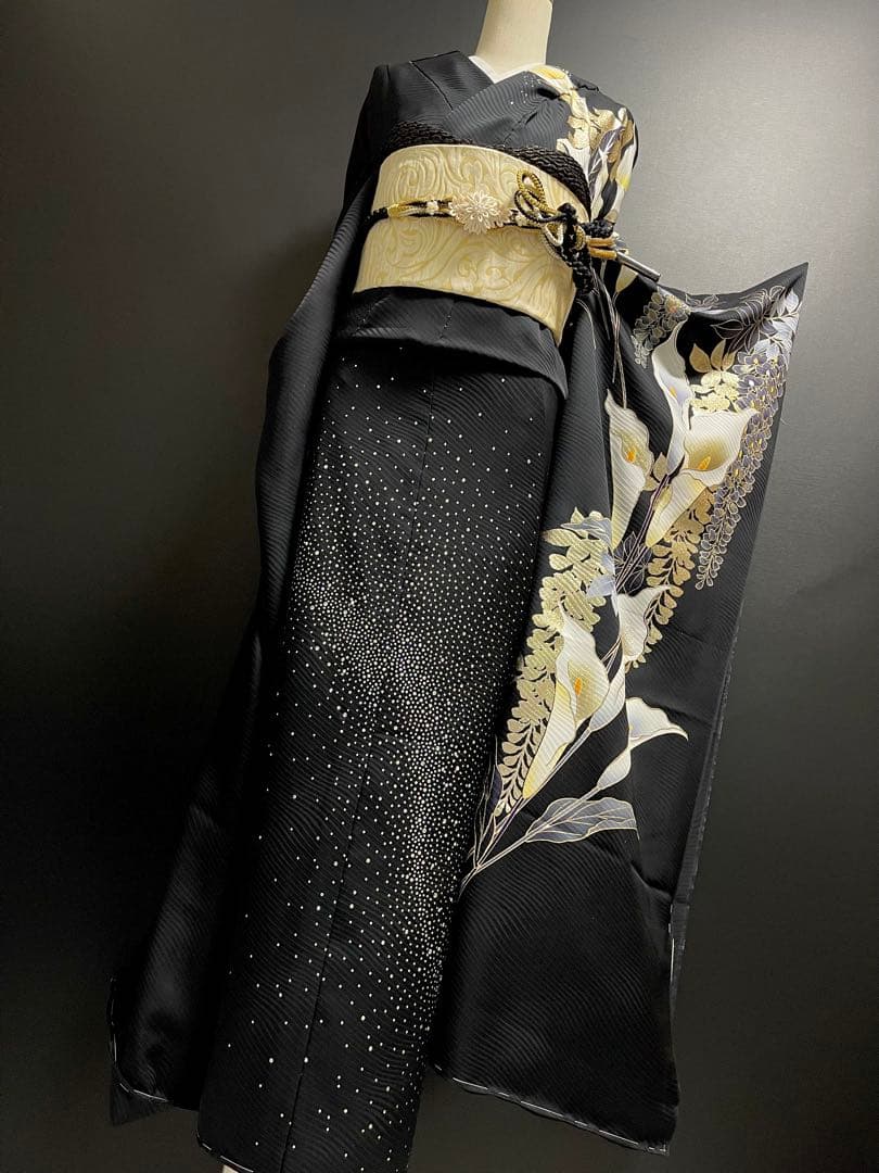 記憶に残る個性溢れる振袖【藤 カラー◆黒】ラインストーン 金 白 ブラック