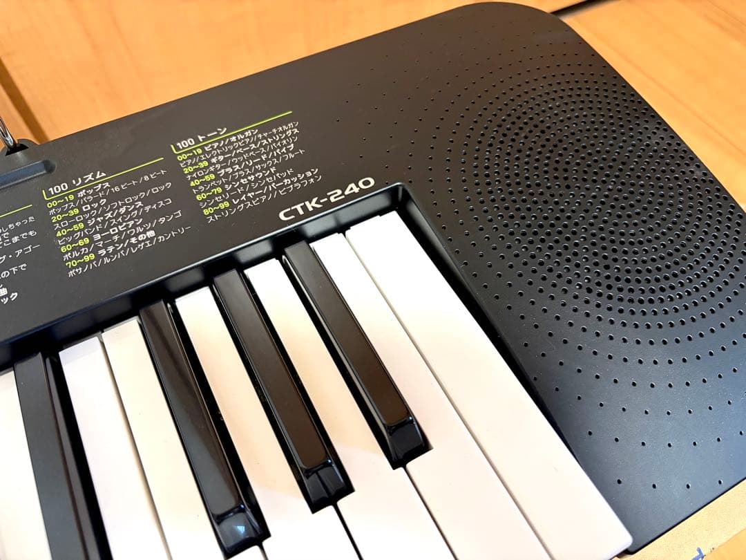 新品同様CASIO　電子キーボード　CTK-240　49鍵盤