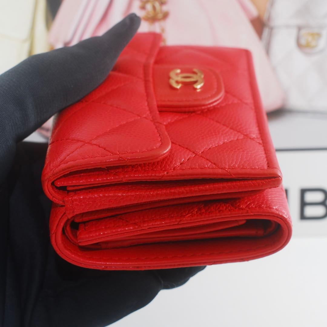 シャネル＊CHANEL＊キャビアスキン＊マトラッセ＊三つ折り財布＊レッド