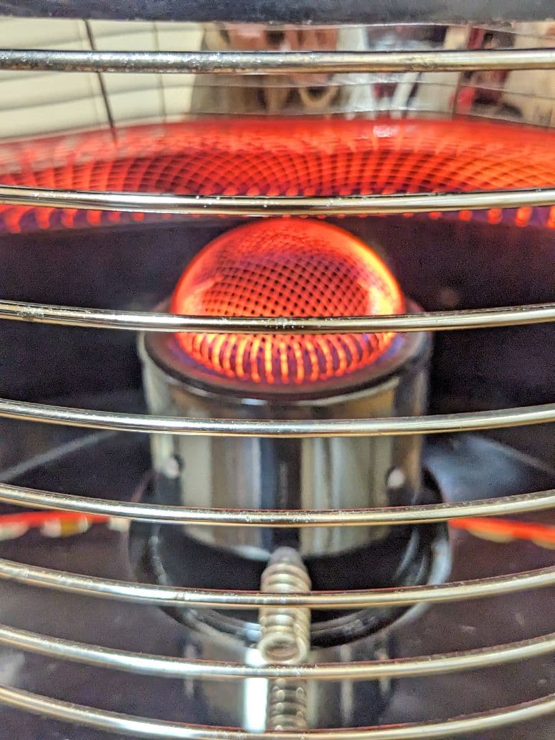 シャープ.HSR-23E石油ストーブ、昭和レトロ。