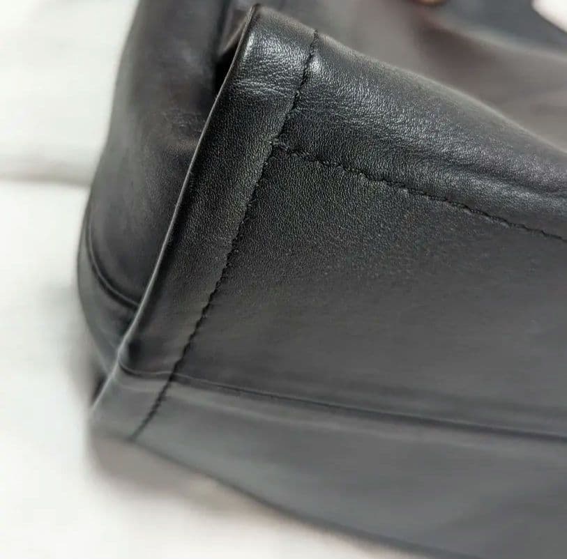 美品 イアパピヨネ 2way ショルダーバッグ ゾウ レザー ブラック