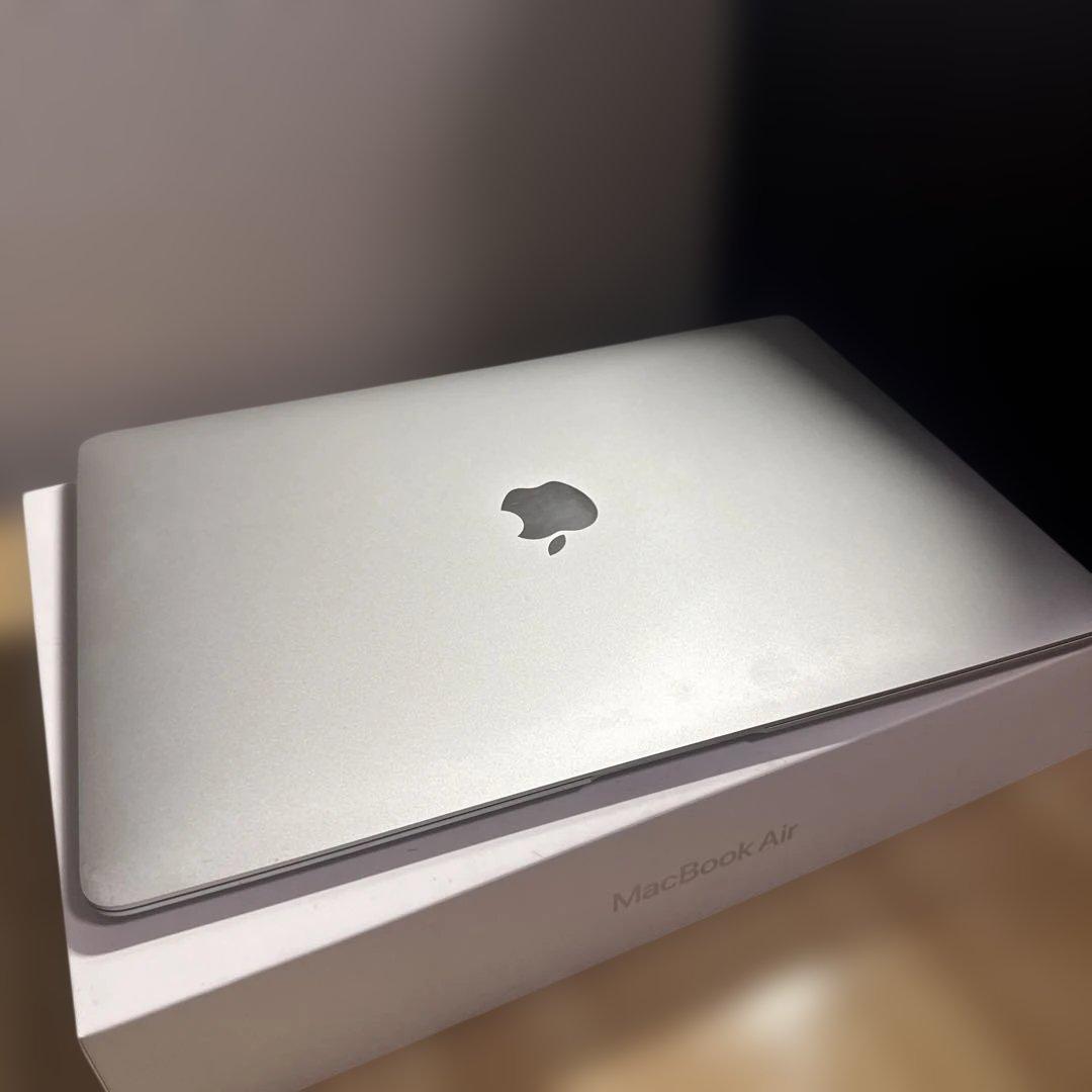 MacBook Air 13インチ（M1）本体