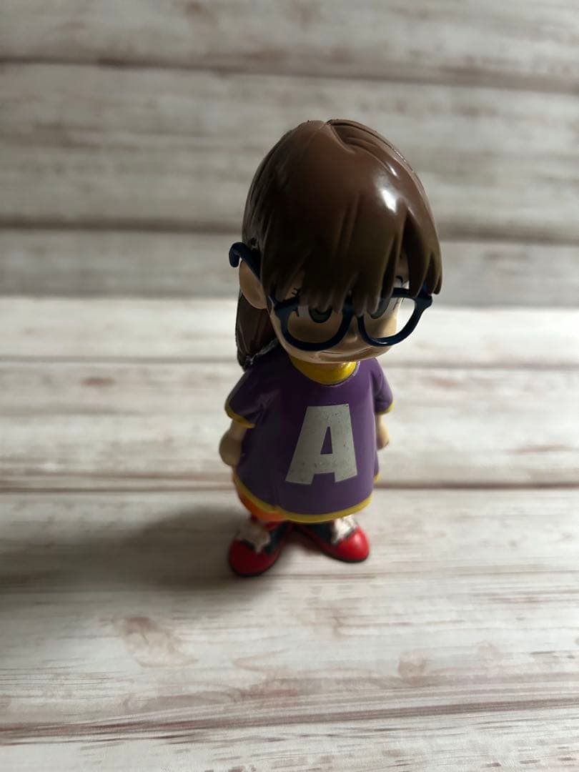 アラレちゃん　フィギュア 帽子・眼鏡付き