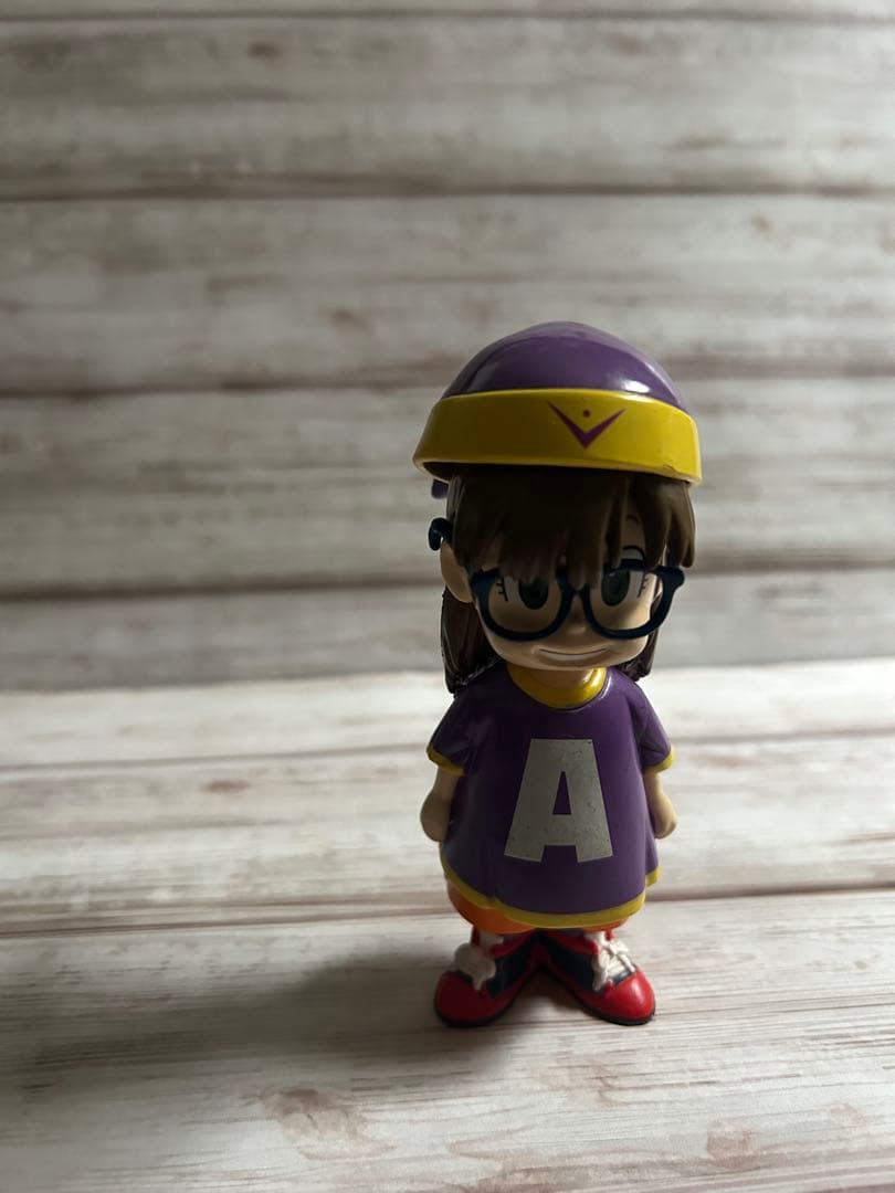 アラレちゃん　フィギュア 帽子・眼鏡付き