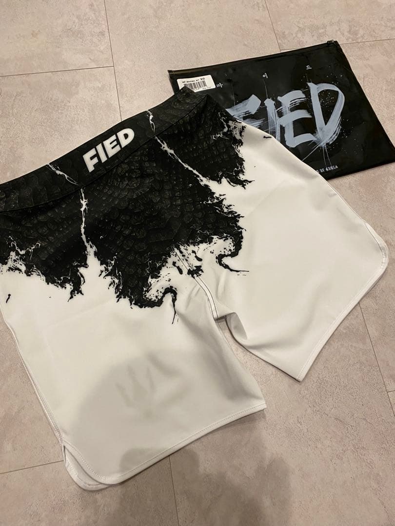 FIED fiedファイドホワイトマグマ　サーフパンツ　30インチ新品未使用新作