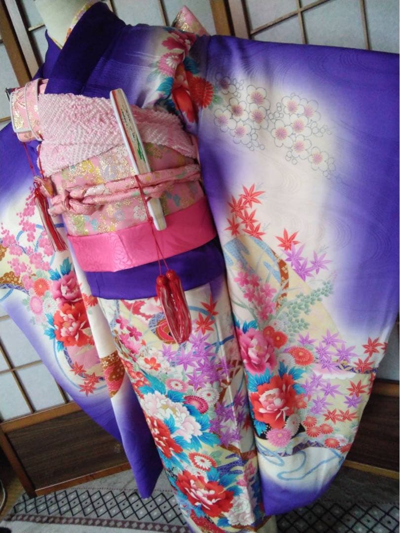 7歳向け・表側正絹・お着物のセットです