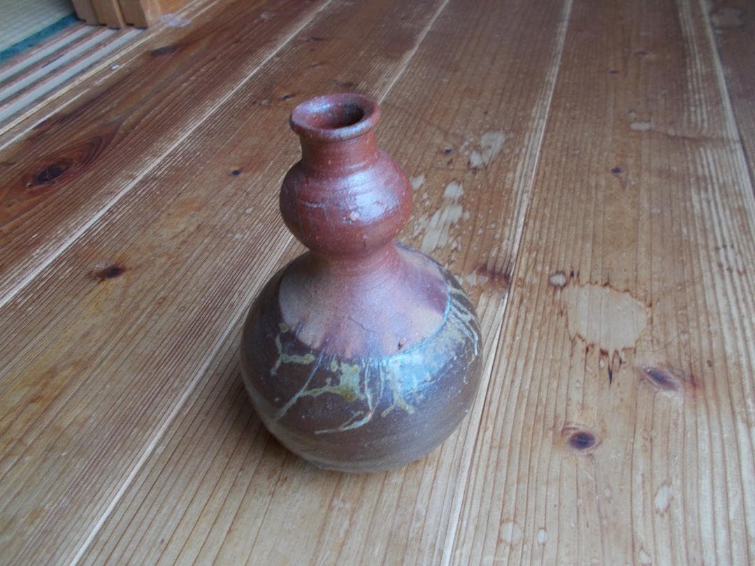 再御値下げ　備前焼㉜　中瓢徳利・花入れ　緋襷　ゴマ　丁斎作