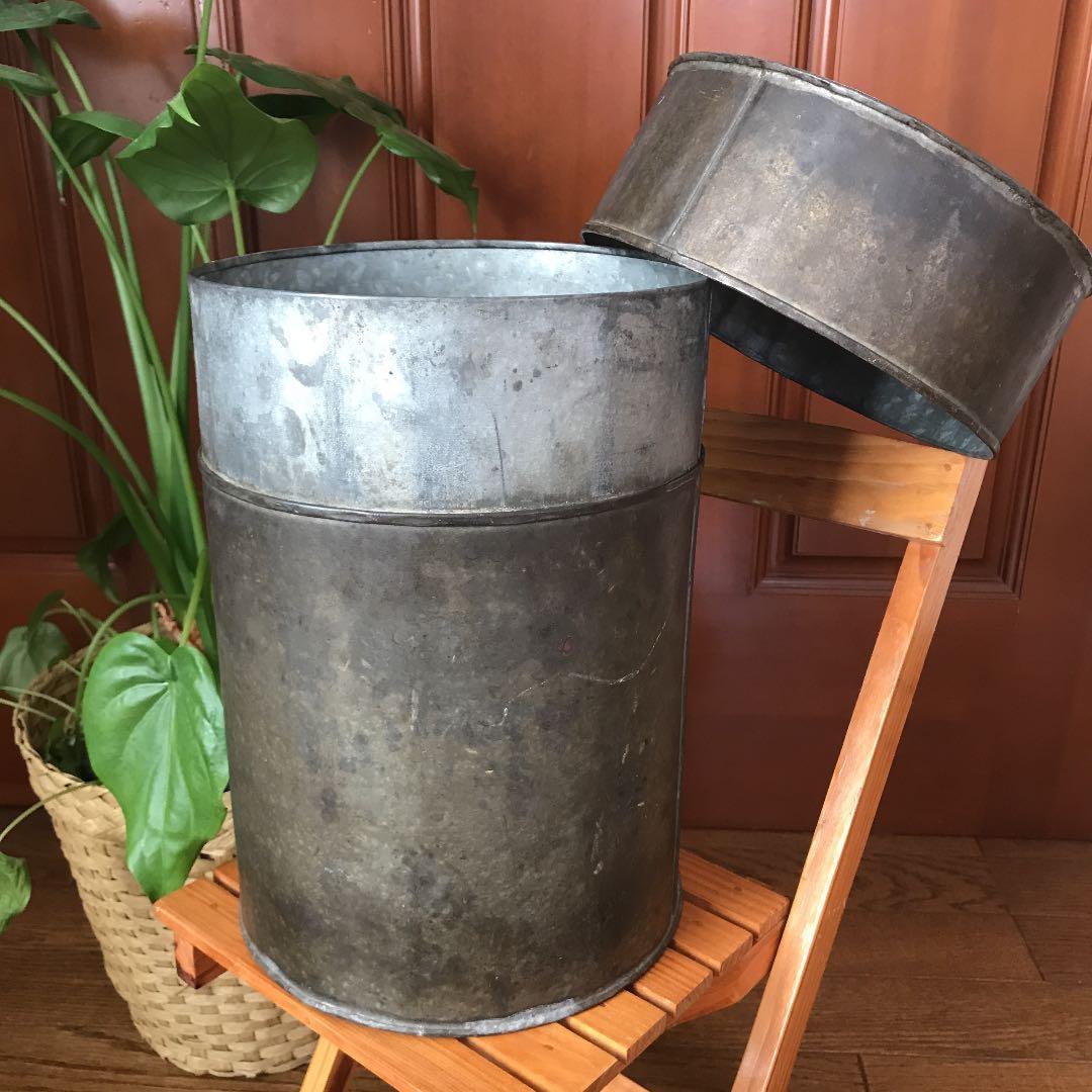 ビンテージ インダストリアル  レトロ ブリキ缶 蓋付き 筒型