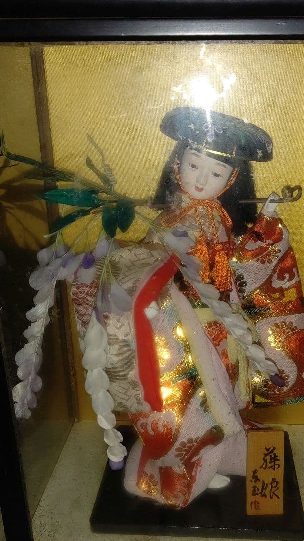 古い日本人形