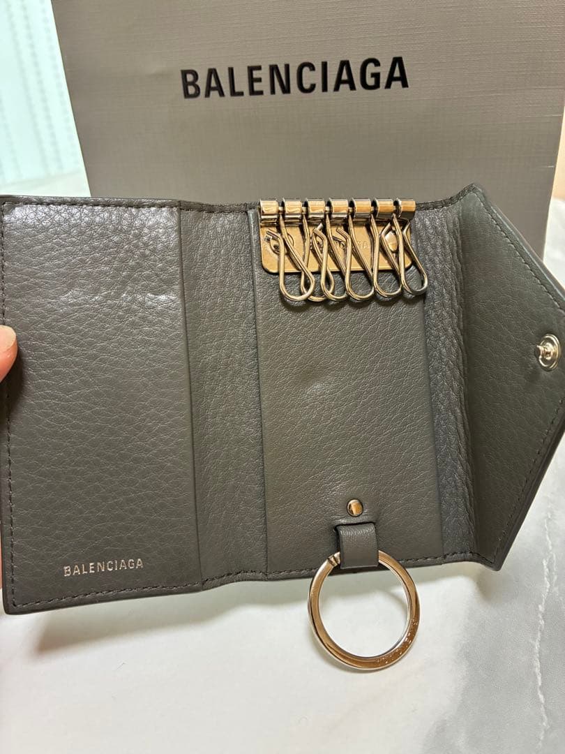 BALENCIAGA グレー レザー キーケース