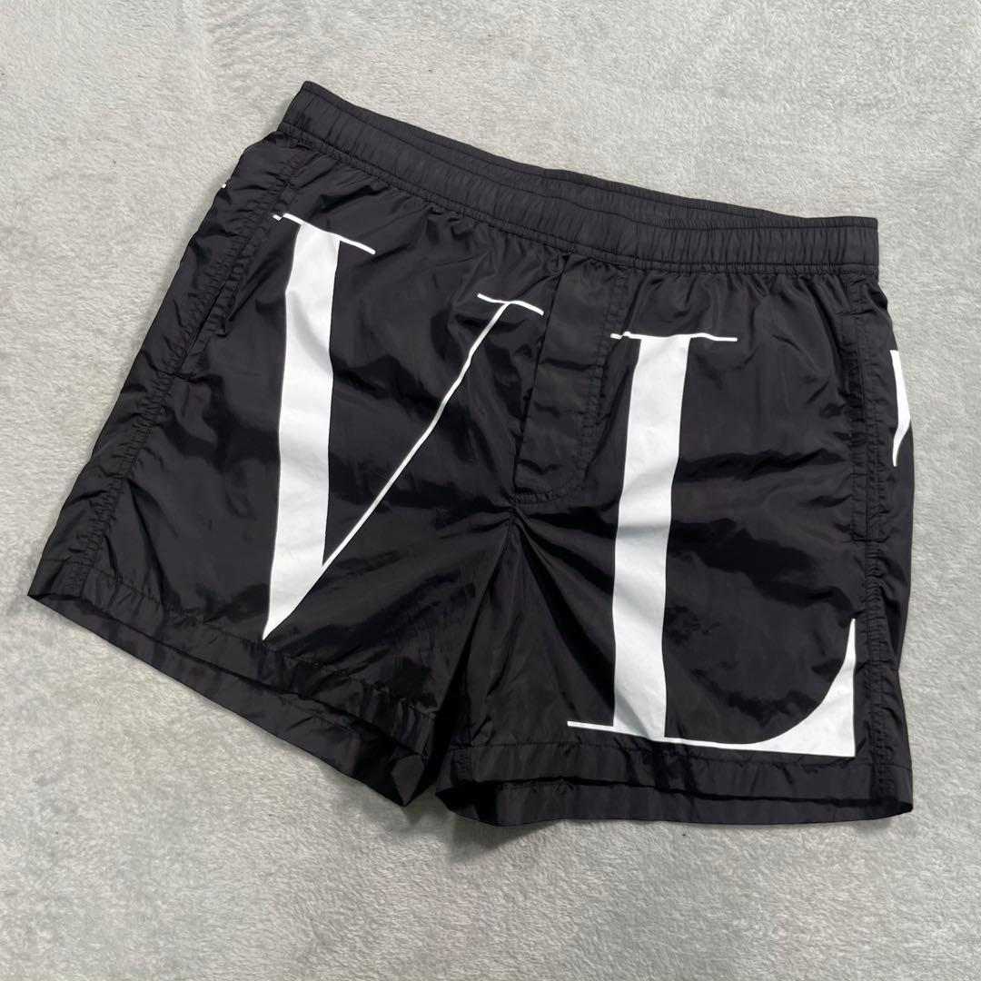 ヴァレンティノ　ショートパンツ　水着　ブラック　44