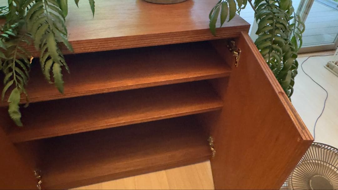 ラスト1点　luft ラワン材キャビネット