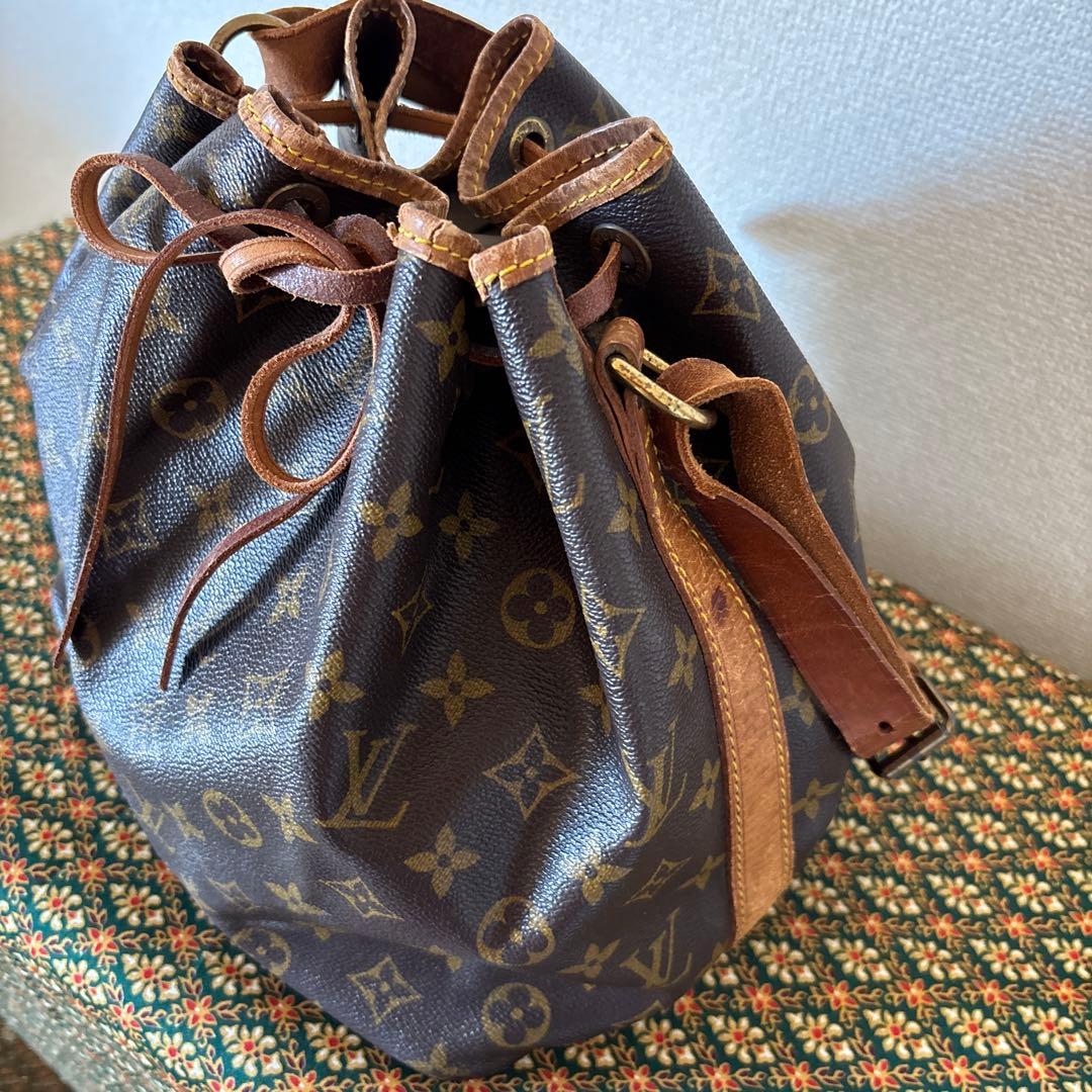 ルイ・ヴィトン　LOUIS VUITTON モノグラムショルダーバッグ　巾着