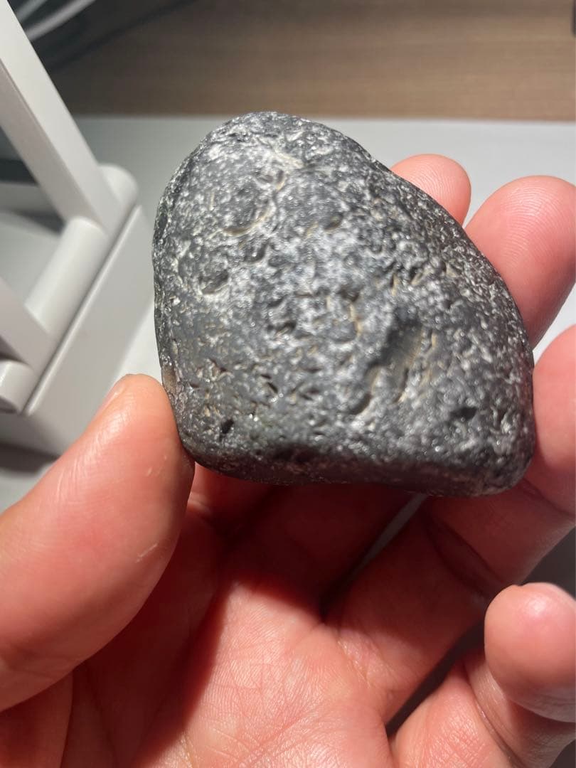 研磨品　十勝石玲瓏　淡ピンクベースオーロラ　レインボーオブシディアン