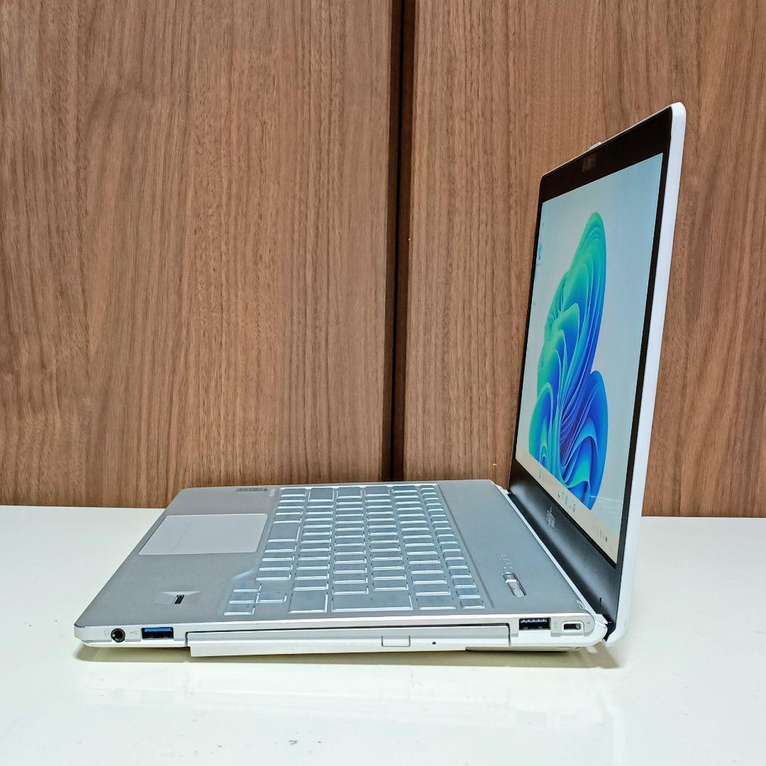 FUJITSU LIFEBOOK Corei5 メモリ12GB SSD512GB