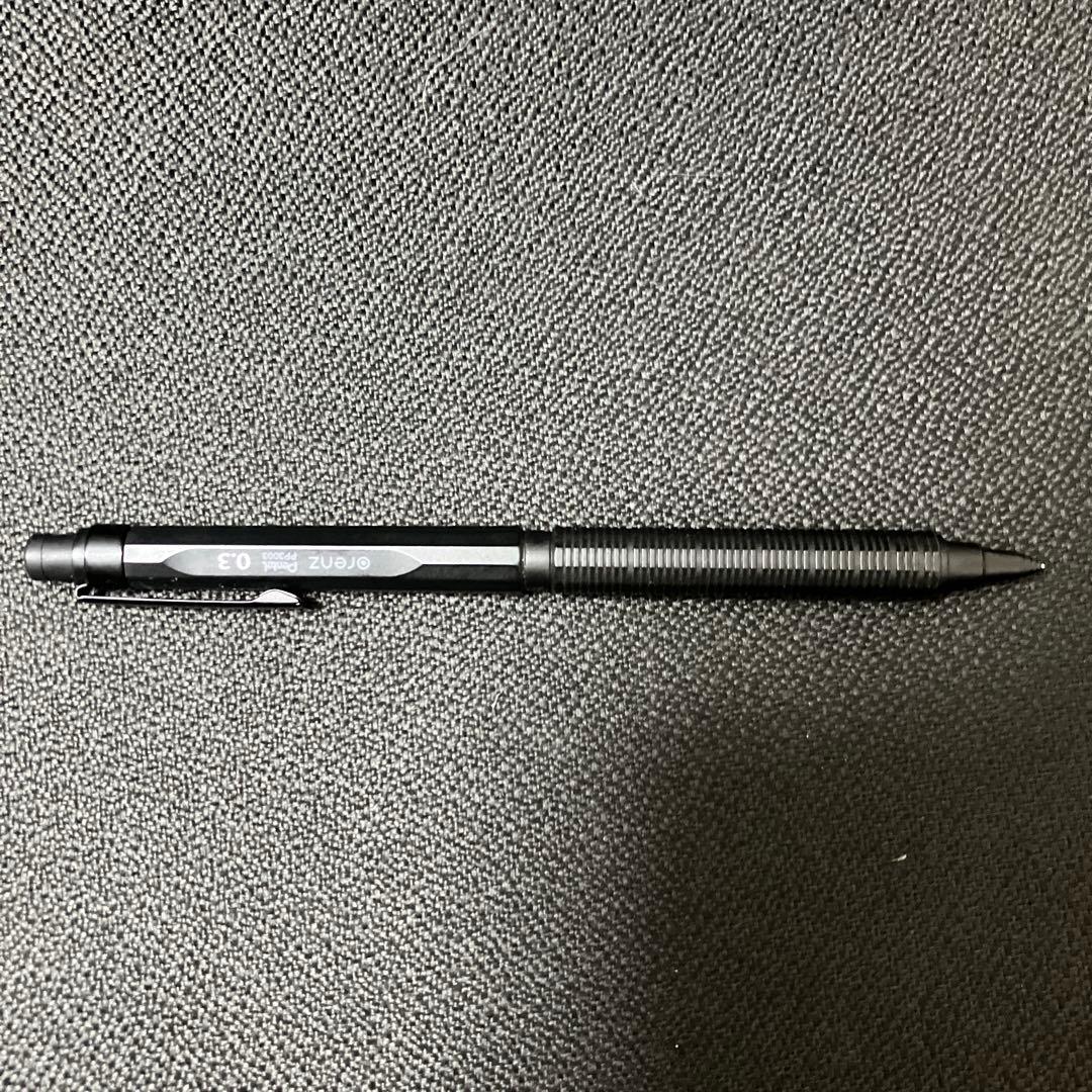 ペンケースと文房具セット