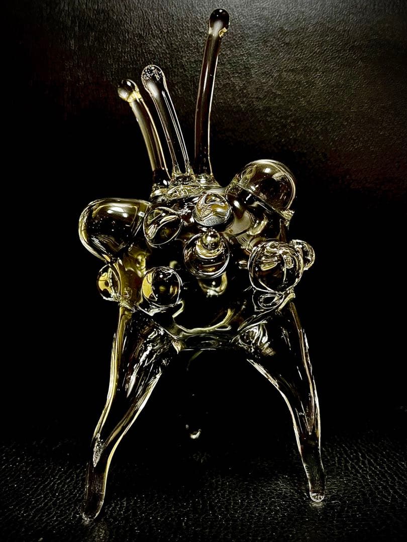 EXPO2025万博　レネ　チェコ館　透明ガラスアートオブジェとぬいぐるみ