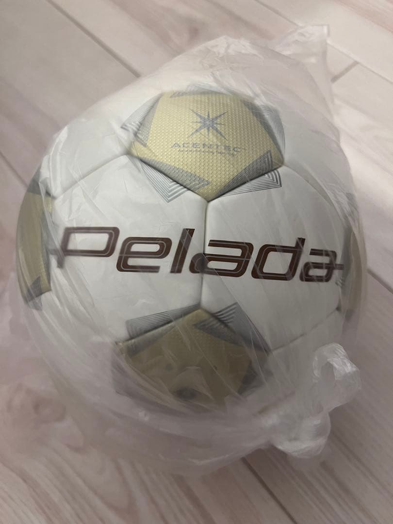 新品　限定　モルテン ペレーダ pelada 4号 ゴールドエディション