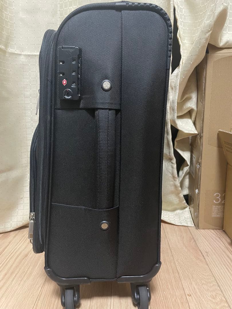 reversal キャリーケース