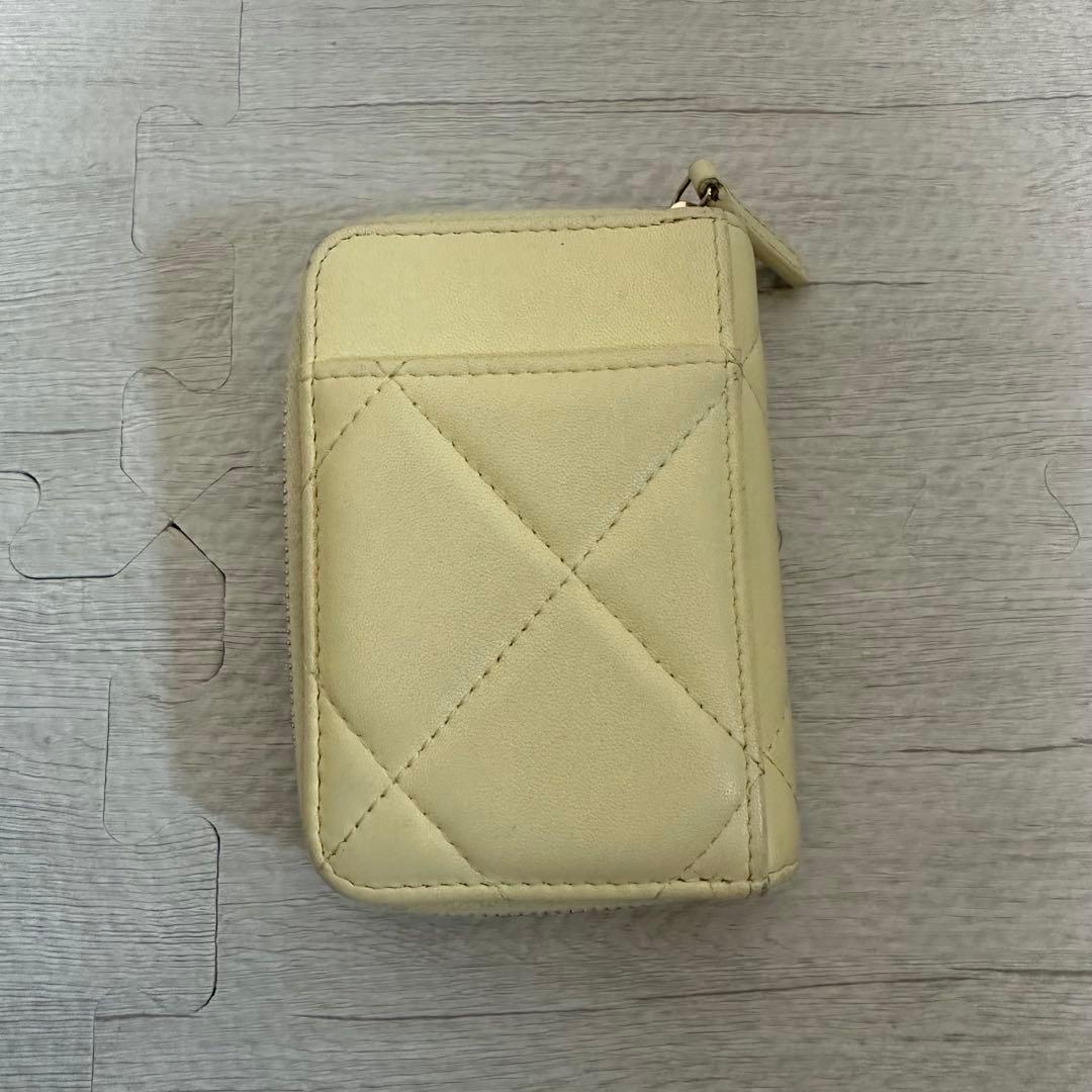 CHANELマトラッセ 19 ココ マーク ジップ  カード ケース 財布