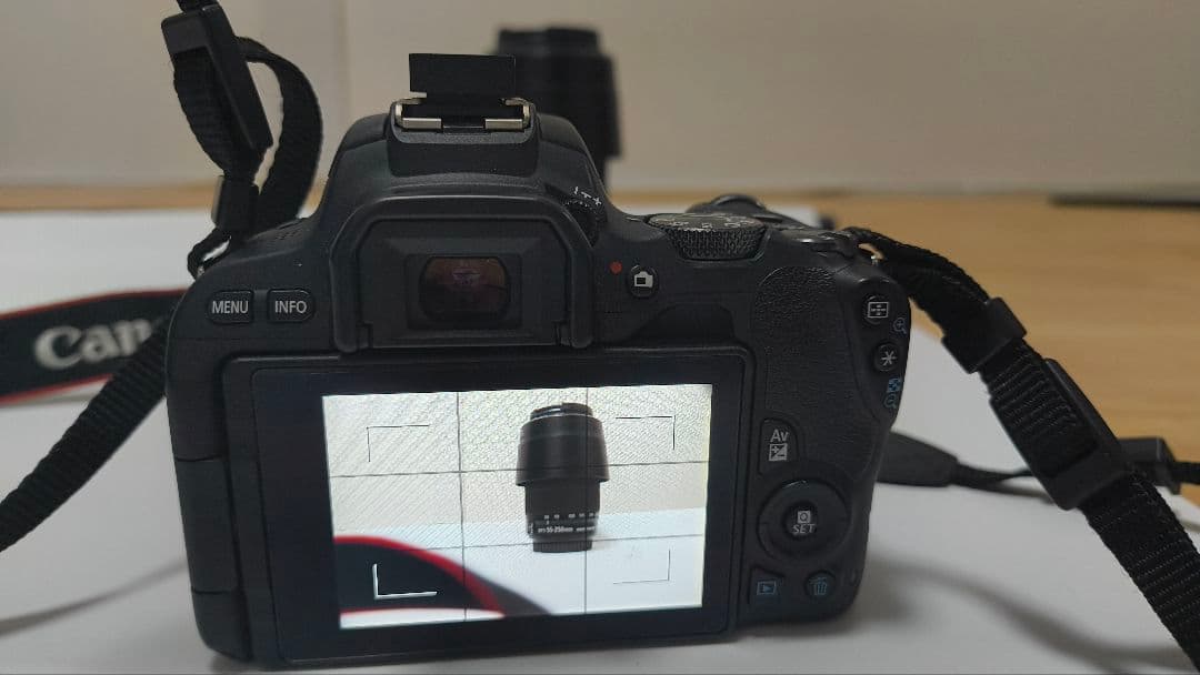 Canon EOS Kiss X9 ダブルズームレンズキット+おまけ単焦点レンズ