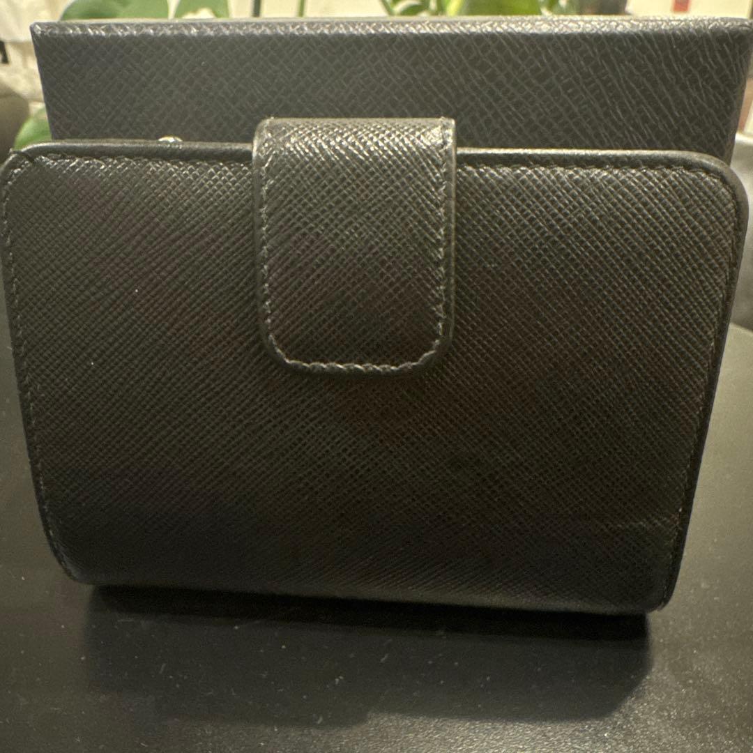 aYa PRADA サフィアーノトライアングル ウォレット